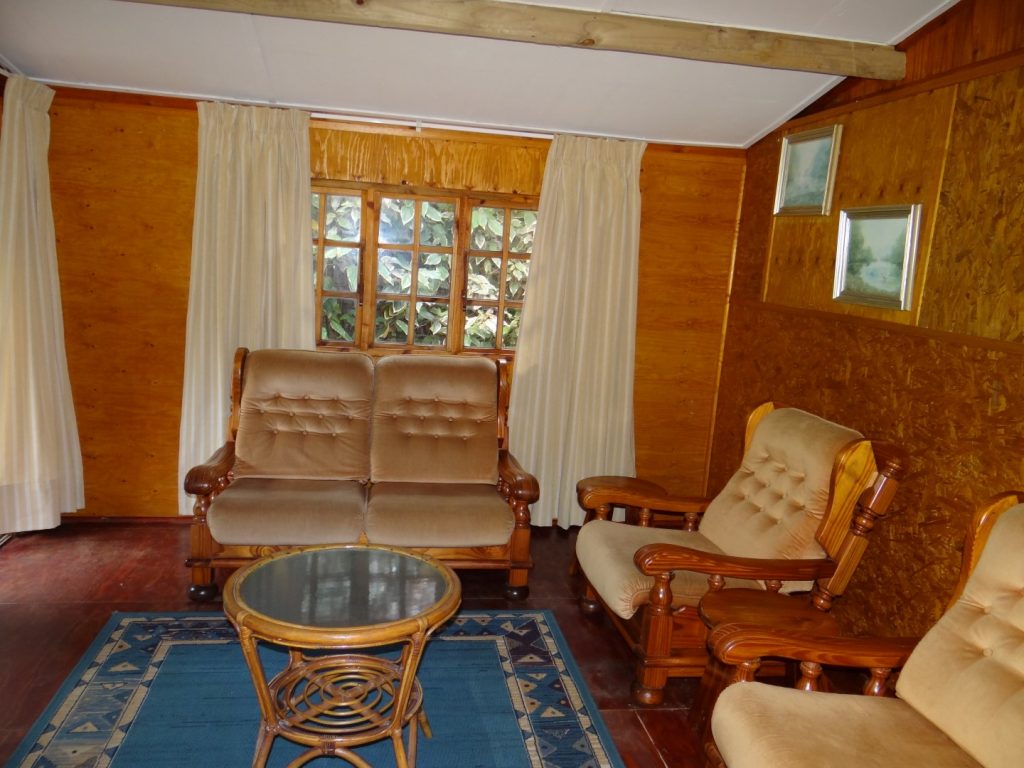 Single Cabin Lounge